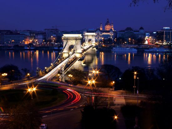 ブダペストの温泉ホテル2泊3日宿泊パッケージ　ブダペスト半日観光＆ドナウ川ナイトクルーズ付き＜ブダペスト＞