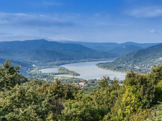 ドナウベンドめぐり 1日観光ツアー＜少人数制／昼食付／日本語ガイド＞ 