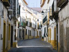 Old street of Evora city