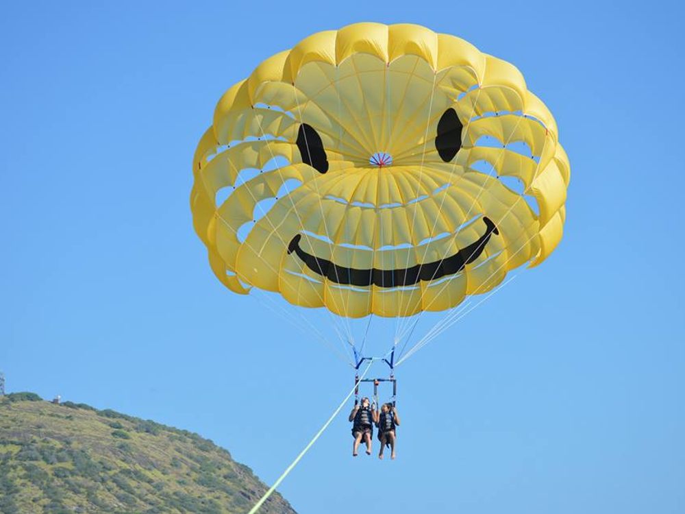 H2O Hawaii Watersports Adventure Parasail, Jet Ski, Banana Boat & Bumper Tube tours