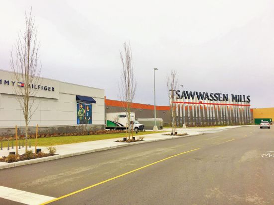 【空港送迎】バンクーバー国際空港 ⇒ バンクーバー市内　グランビルアイランドまたはアウトレット立ち寄りあり ＜貸切／日本語ドライバー＞