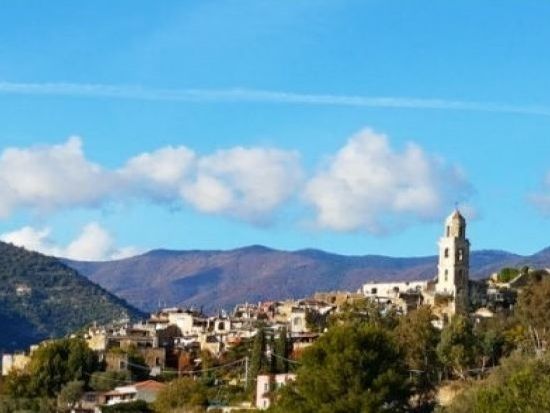 イタリア鷲の巣村巡り 日帰り観光ツアー　ドルチェ・アクア＋サンレモ＋ブッサナヴェッキア＜日本語／ニース発＞