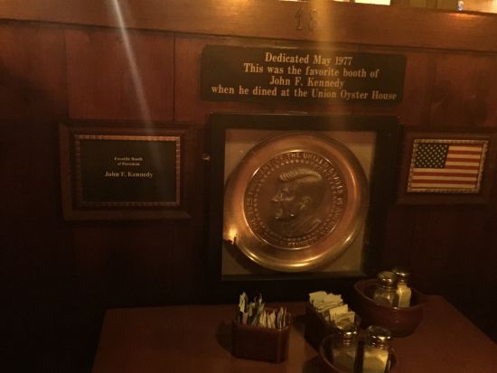 大統領が通った名店「 ユニオン・オイスターハウス」でロブスターディナー＆ボストン夜景鑑賞 ＜日本語ガイド＞