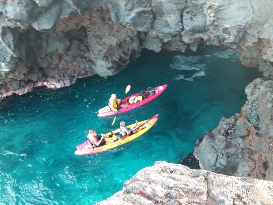 ケアウホウ湾シーカヤック＆シュノーケルツアー　海中洞窟探検プランあり　＜早朝・午前／日本語ガイド＞by キング・カヤック・ハワイ