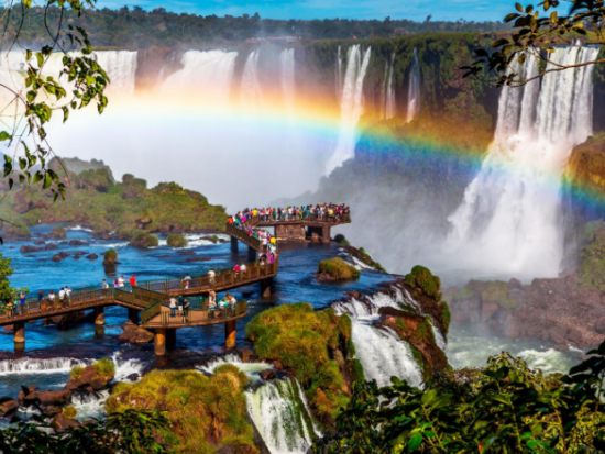 イグアスの滝観光ツアー　アルゼンチン側とブラジル側を2日間に分けて満喫！＜英語ガイド／プエルト・イグアス発／空港送迎可＞