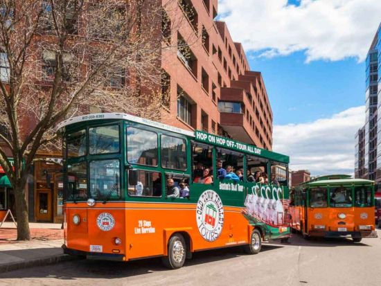 乗り降り自由トロリーバス1日チケット　歴史的なボストンの街を巡る