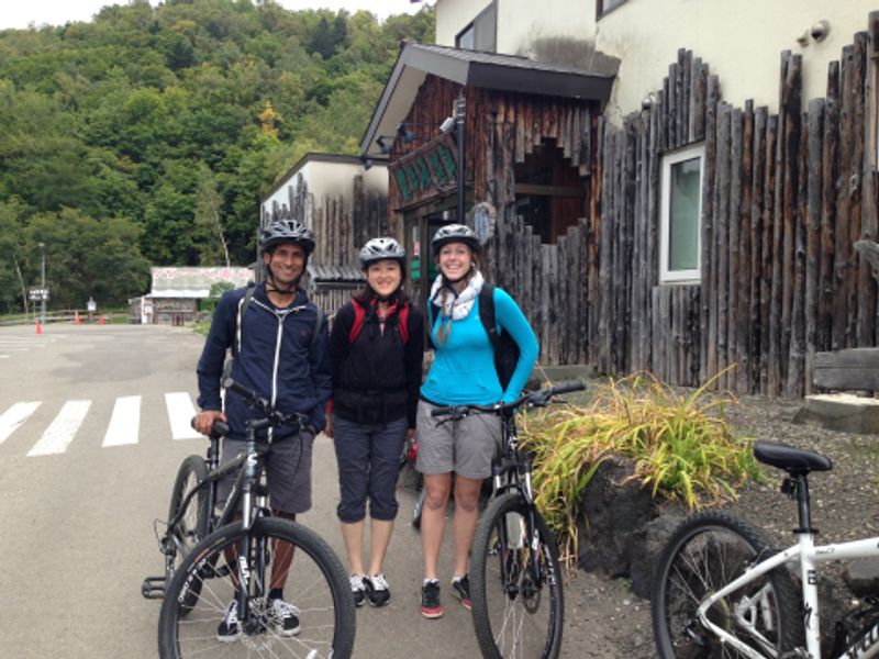 【MTB／サイクリング】定山渓MTBサイクリング インドカレーランチ+源泉かけ流し豊平峡温泉入浴付き！＜4～11月／札幌市街地送迎＞by Giro21