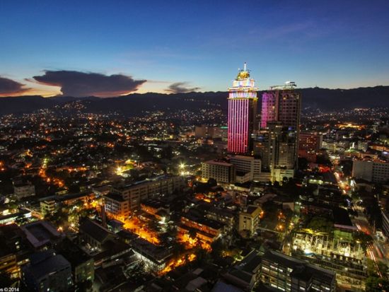 大迫力！夜景ジップラインorエッジコースター☆38階からの夜景鑑賞＜日本語ガイド／クラウンリジェンシーホテル内中華ビュッフェディナー付＞