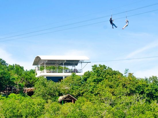 アミューズメントパーク「パパキッツマリーナ&ラグーン」訪問✩海を眺めながらの絶景ジップラインや乗馬体験！＜現地ガイド(日本語可)／フィリピン料理ランチ付き＞