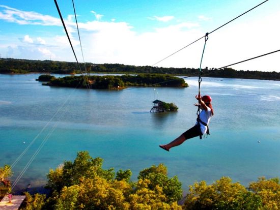 アミューズメントパーク「パパキッツマリーナ&ラグーン」訪問✩海を眺めながらの絶景ジップラインや乗馬体験！＜現地ガイド(日本語可)／フィリピン料理ランチ付き＞