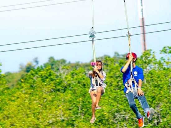 アミューズメントパーク「パパキッツマリーナ&ラグーン」訪問✩海を眺めながらの絶景ジップラインや乗馬体験！＜現地ガイド(日本語可)／フィリピン料理ランチ付き＞