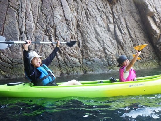 ガイドと行く！浦富海岸シーカヤックツアー＜4～9月／選べるコース／鳥取市＞by Develop Surf＆Sea