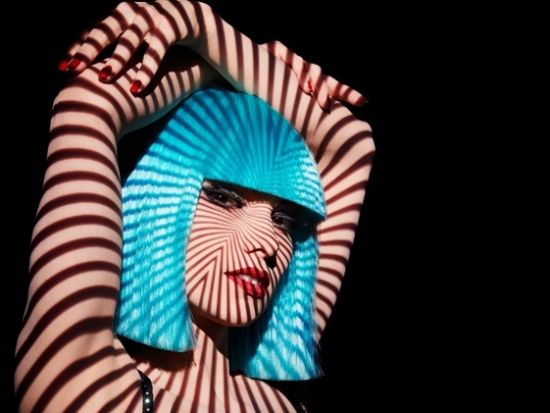 クレイジーホース(Crazy Horse) 老舗キャバレー ショー＆「Ginger」でのディナー＜現地集合・解散＞*前日まで予約OK