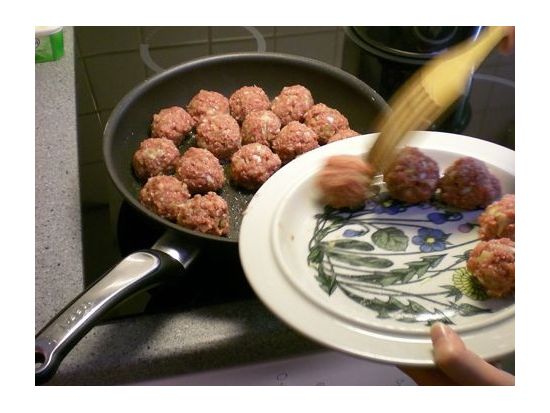 フィンランドの家庭料理 ランチ・ディナー交流体験＜貸切／日本語ガイド同行／食事付／ヘルシンキ発＞