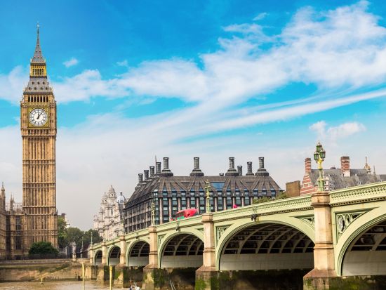 山城さんと行く！大英帝国の遺産で学ぶイギリスの歴史　V&A博物館＋ケンジントン宮殿またはテムズ川クルーズを選択可＜貸切／日本語／ロンドン発＞by スタイルゲート