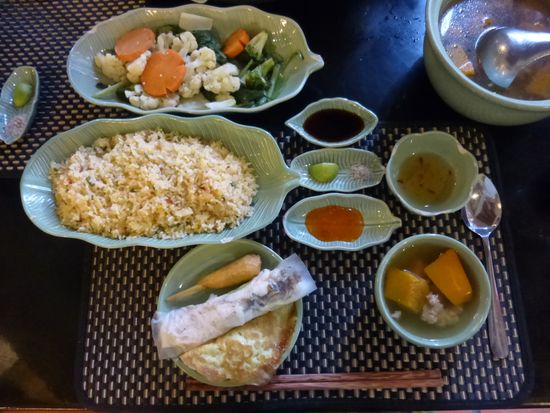 032皇太子さまランチ、野菜炒め、炒飯、スープは3人前です