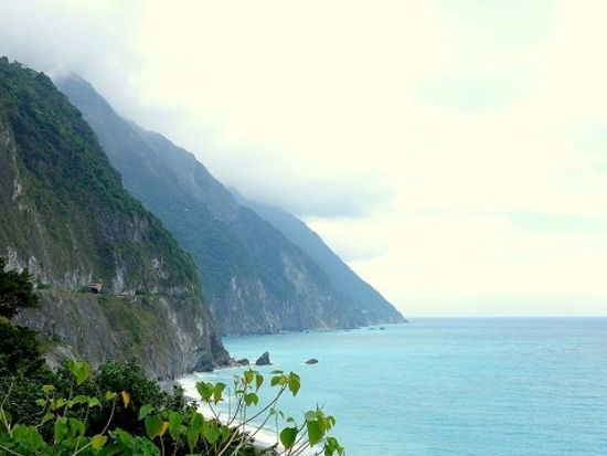 Toroko by plane Qing shui Cliffs