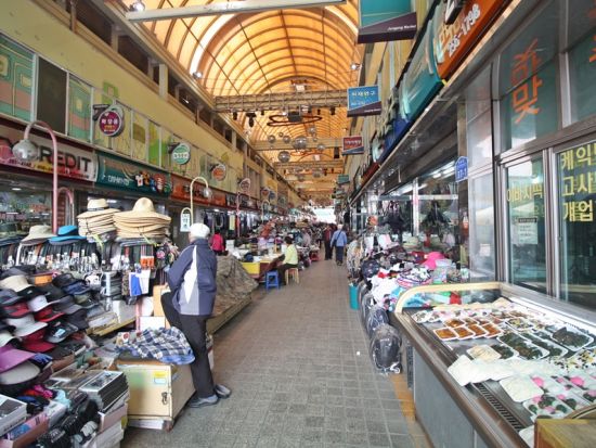 韓・観・感！伝統市場体験＋金裕貞レールバイク＋昭陽江スカイウォークなど　日帰りツアー＜タッカルビの昼食付き／終日／日本語ガイド＞