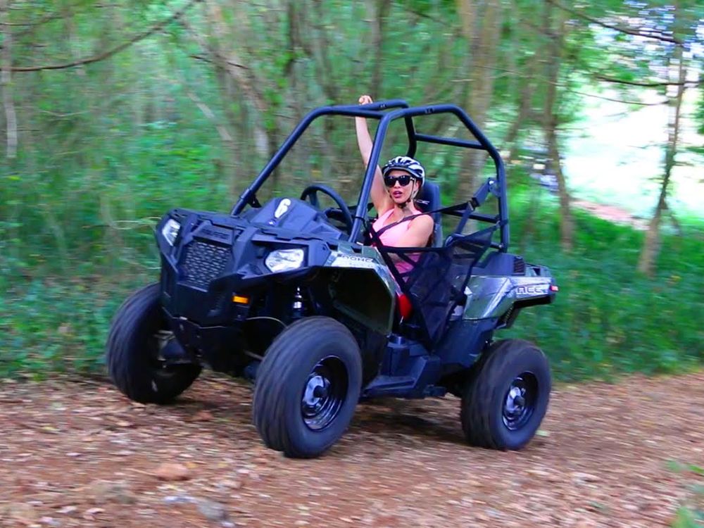 四輪バギー体験 バギーまたはATV 爽快感抜群のオフロードバギー 
