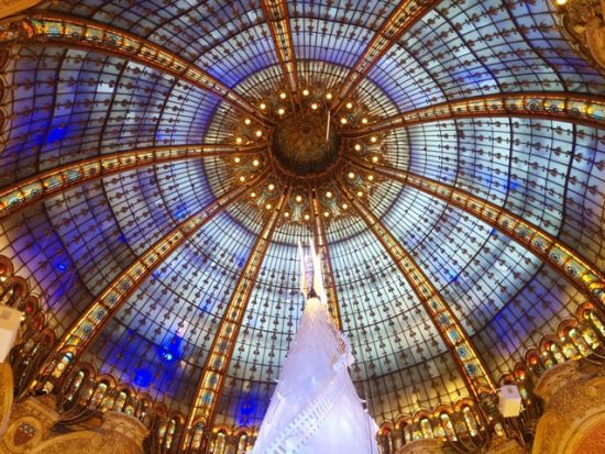 おすすめガイド ソレーヌさんがご案内 アール・ヌーヴォースポット巡り！ インスタ映えするフォトジェニック観光ツアー＜日本語ガイド＞