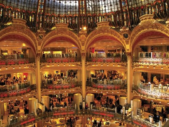 おすすめガイド ソレーヌさんがご案内 アール・ヌーヴォースポット巡り！ インスタ映えするフォトジェニック観光ツアー＜日本語ガイド＞