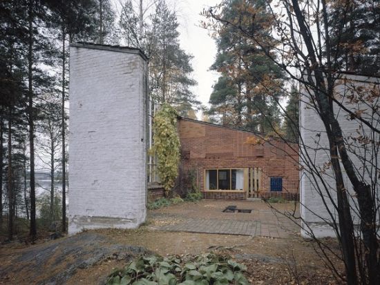 アアルト建築を訪ねる ユヴァスキュラ1日観光ツアー＜貸切／日本語／ヘルシンキ発＞