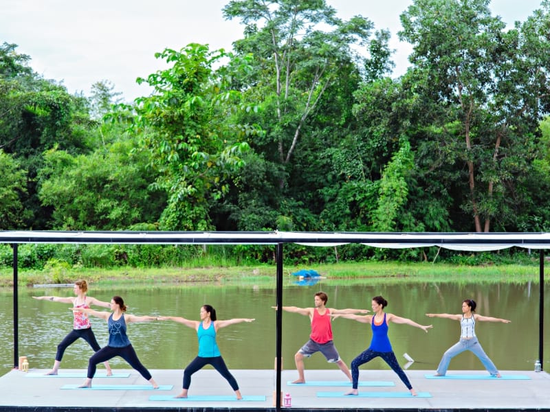 6.Museflower Retreat & Spa Chiang Rai.yoga class on lake