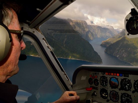 世界遺産フィヨルドランド国立公園　ミルフォード・サウンド遊覧飛行 クルーズや着陸プラン選択可能！＜クイーンズタウン発＞