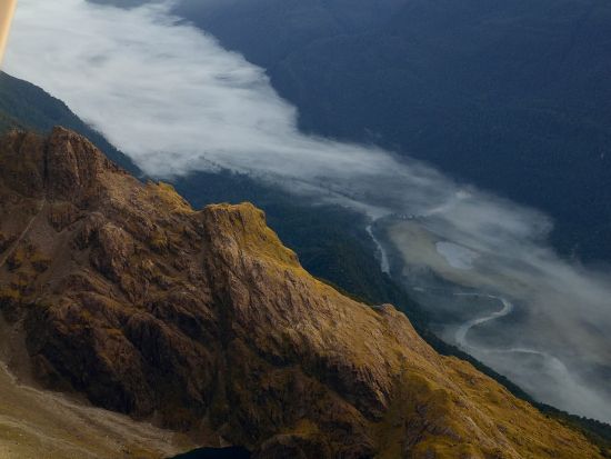 世界遺産フィヨルドランド国立公園　ミルフォード・サウンド遊覧飛行 クルーズや着陸プラン選択可能！＜クイーンズタウン発＞