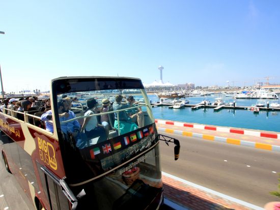 アブダビの観光スポットを効率良く巡る☆ビッグ・バスツアー(Big Bus Tours Abu Dhabi)＜24・48・72時間有効／アブダビ発＞