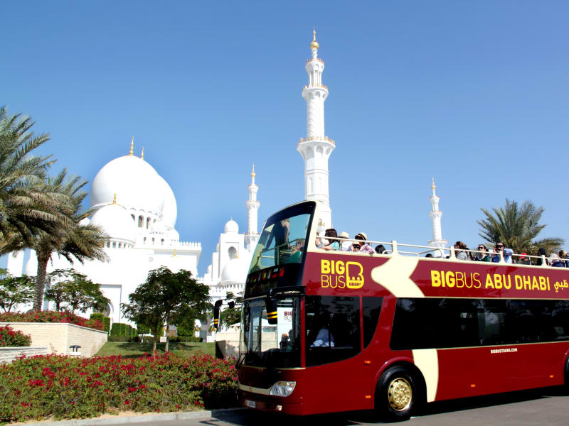 Bus in front of Grand Mosque 2