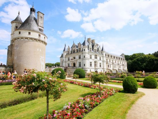 ロワール地方の古城めぐり 日帰りツアー シュノンソー城＆シャンボール城 ＜昼食付／日本語ガイド＞by Mybus