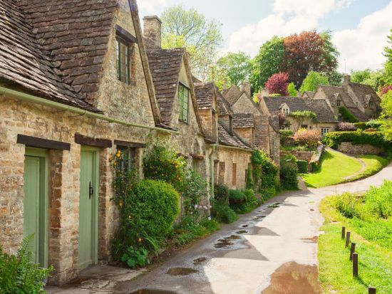 コッツウォルズ10の村から選べる！日帰りツアー＜貸切／10時間／日本語／ロンドン発＞