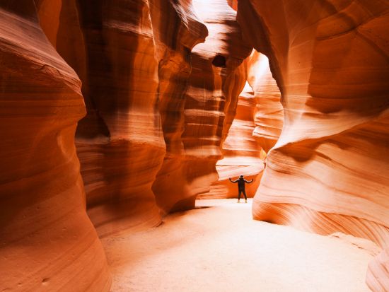 アンテロープキャニオン＋ホースシューベント日帰りツアー＜昼食付／日本語または英語ガイド／セドナ発着＞