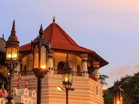 世界遺産キャンディ＆シーギリヤロック　1泊2日宿泊ツアー ＜貸切／キャンディ宿泊／日本語ガイド＞