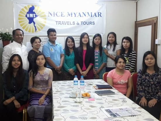 現地女性スタッフが紹介するヤンゴンの歴史 最先端 ヤンゴン人気スポットツアー 日本語 昼食付 ミャンマーの観光 オプショナルツアー専門 Veltra ベルトラ