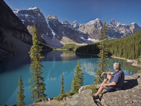世界遺産カナディアンロッキー　バンフ国立公園 レイクルイーズ＆モレーン湖 半日観光ツアー ＜6～10月／英語ガイド／バンフ発＞