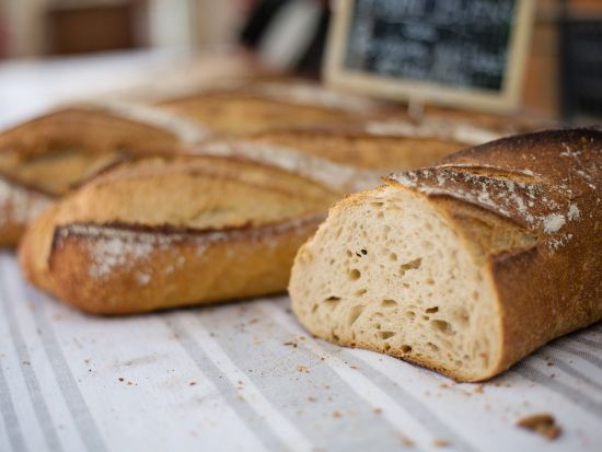 パリのマルシェ見学ツアー　特産品のテイスティングも！ ＜午前／日本語ガイド＞