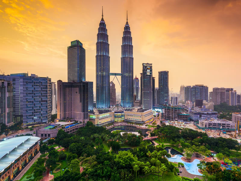 Kuala Lumpur_Skyline_Petronas at late afternoon