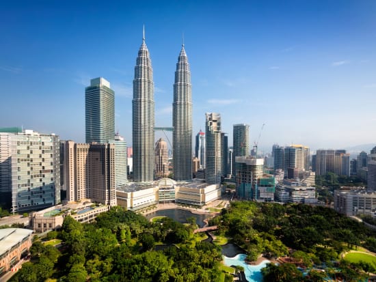 Kuala Lumpur_Skyline_Petronas clear sunny day