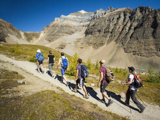 世界遺産カナディアンロッキー　バンフ国立公園 ハイキングツアー ＜6～10月／昼食付き／英語ガイド／バンフ発＞