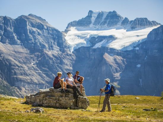 世界遺産カナディアンロッキー　バンフ国立公園 ハイキングツアー ＜6～10月／昼食付き／英語ガイド／バンフ発＞