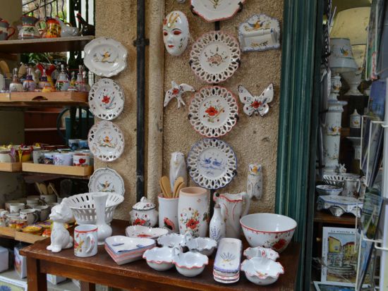 ヴァランソルのラベンダー畑＆ムスティエ・サント・マリー1日ツアー＜6～7月／貸切／日本語ドライバー／マルセイユまたはエクス・アン・プロヴァンス発＞