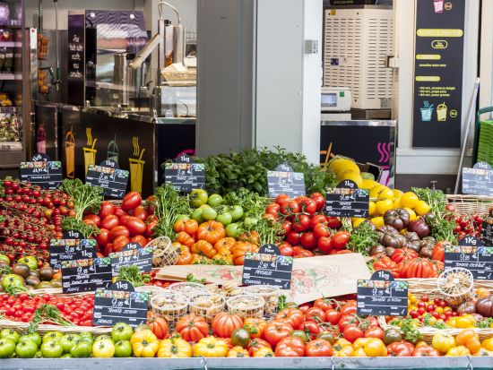 アシスタント貸切観光　素敵にわたしだけのパリ歩き＜公共交通機関利用or専用車付き／1～6名／半日／日本語＞by EMI