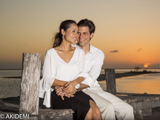 カンクン・ウェディングフォト　サンセット撮影プラン　女性プロカメラマン「Aki Demi」監修＜メキシコ人カメラマン（英語）／カンクン発＞