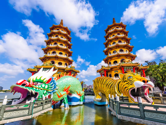 Taiwan Kaohsiung Dragon and Tiger Pagodas