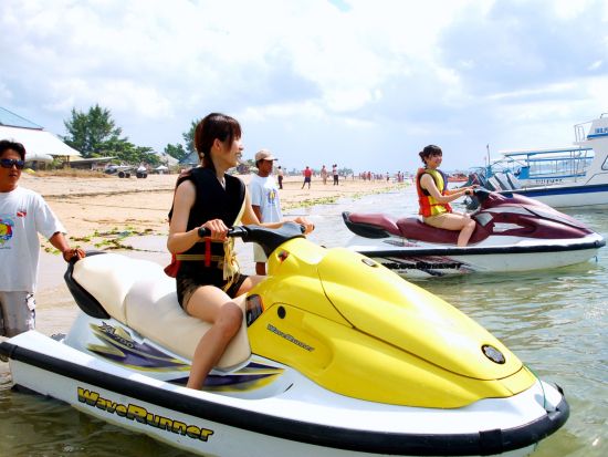 マリンスポーツ・単品メニュー　ウェイクボード、バナナボート、シュノーケリングなど