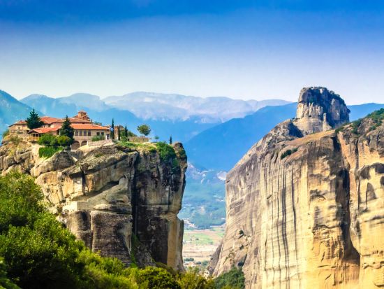 ホテルクラスが選べる！メテオラ、デルフィ、ミケーネ、オリンピア ギリシャ古代遺跡めぐり 3泊4日宿泊ツアー＜食事付／アテネ発 ＞
