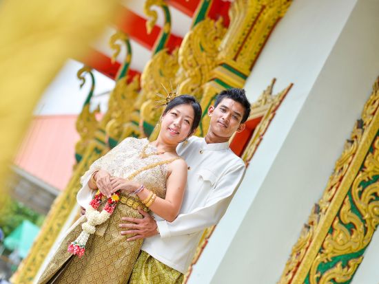 タイの絶景スポットで撮るウェディング＆アニバーサリーフォト　プロカメラマンがお二人の素敵な瞬間を逃すことなくカメラにおさめます＜送迎／簡単なヘアメイク付＞ 