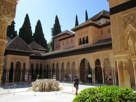 アルハンブラ宮殿 入場チケット事前予約＜日本語オーディオガイド付き／グラナダ発＞